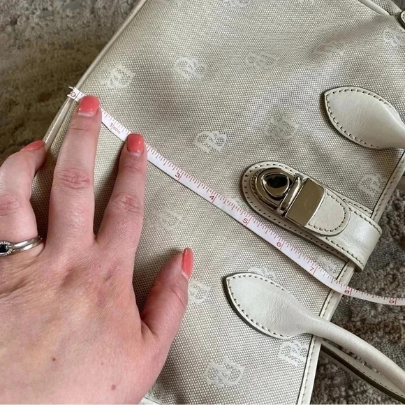 Dooney & Bourke Signature Vintage Ivory Medium Purse Hand Bag Monogrammed - Picture 10 of 16